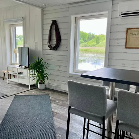 Alpesi faház Laituri Enaejaerven Rannalla Taipale (Soutwest Finland)