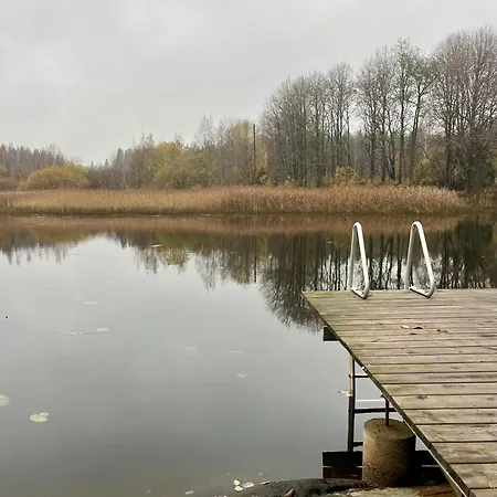 Laituri Enaejaerven Rannalla Alpesi faház